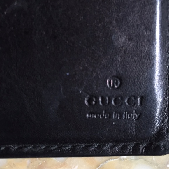 Gucci - Picture 1 of 3